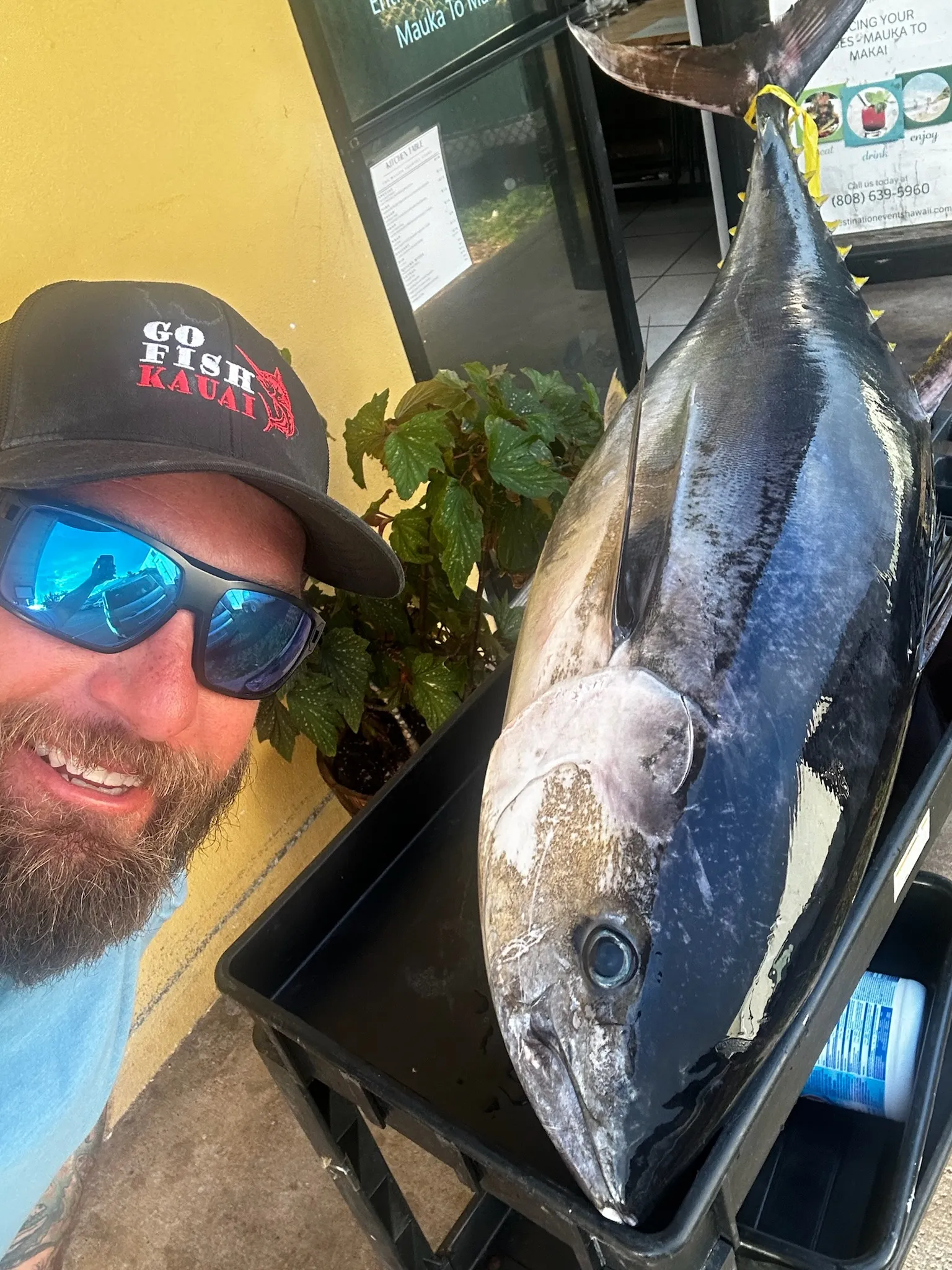 Dockside trophy fish photo, Go Fish Kauai, Nawiliwili Harbor